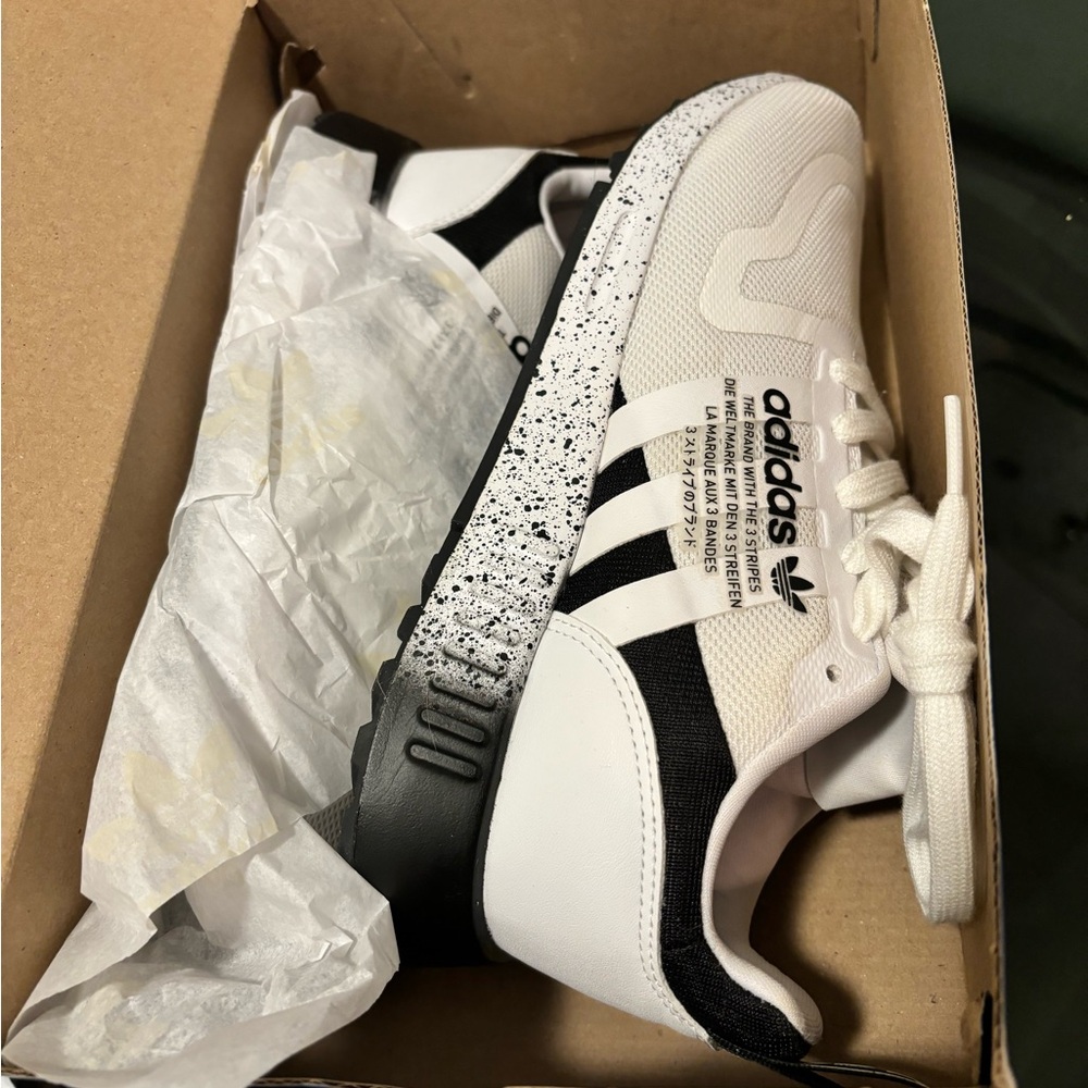 Adidas Multix Spotlight 2.0 White and Black Sneakers Y 6.5
